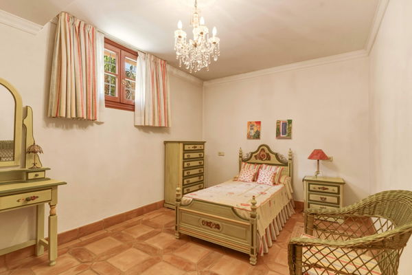 Traditional Andalusian frontline golf villa in Guadalmina Alta, Marbella