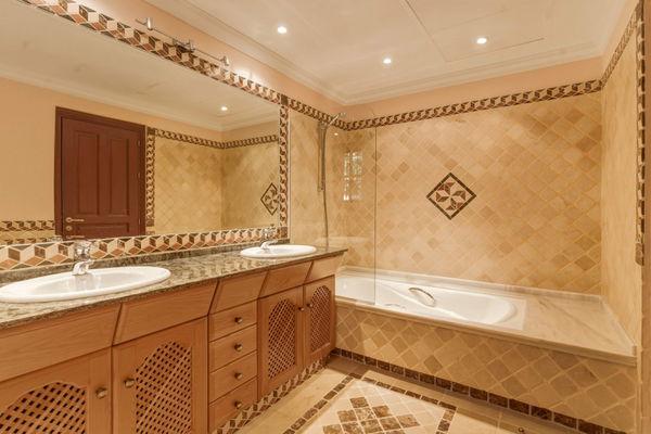 Traditional Andalusian frontline golf villa in Guadalmina Alta, Marbella