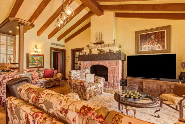 Traditional Andalusian frontline golf villa in Guadalmina Alta, Marbella
