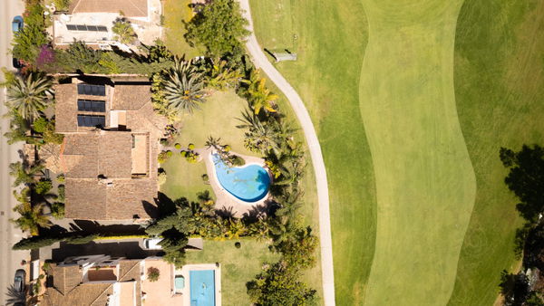 Traditional Andalusian frontline golf villa in Guadalmina Alta, Marbella