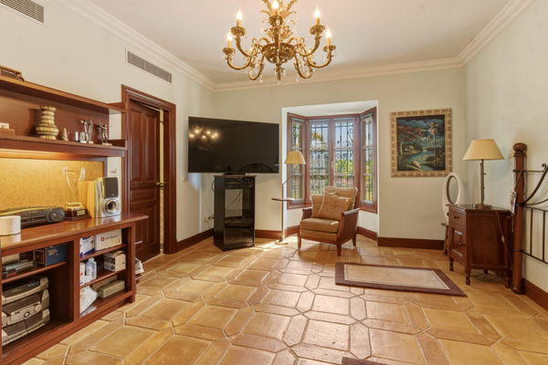 Traditional Andalusian frontline golf villa in Guadalmina Alta, Marbella