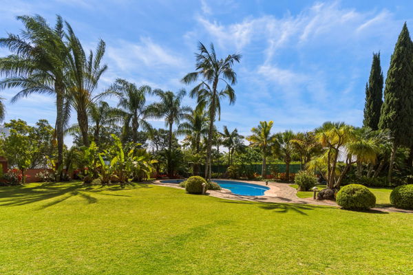 Traditional Andalusian frontline golf villa in Guadalmina Alta, Marbella