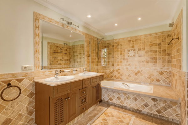 Traditional Andalusian frontline golf villa in Guadalmina Alta, Marbella