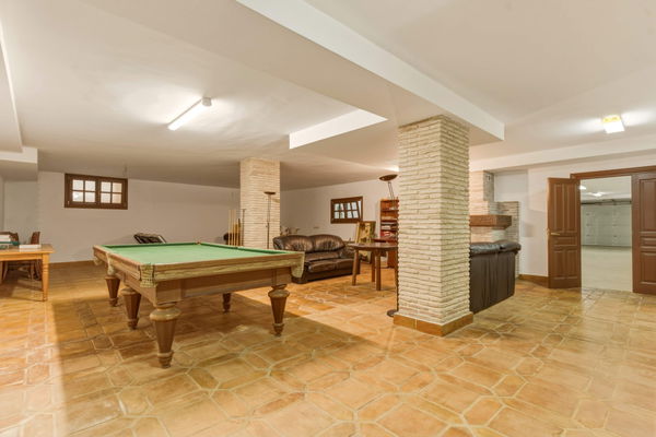 Traditional Andalusian frontline golf villa in Guadalmina Alta, Marbella