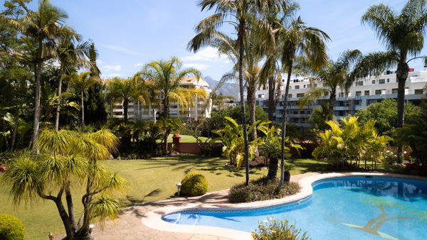 Traditional Andalusian frontline golf villa in Guadalmina Alta, Marbella