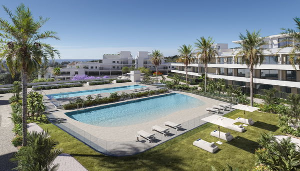 Elegant duplex penthouse with rooftop solarium on the New Golden Mile, Estepona