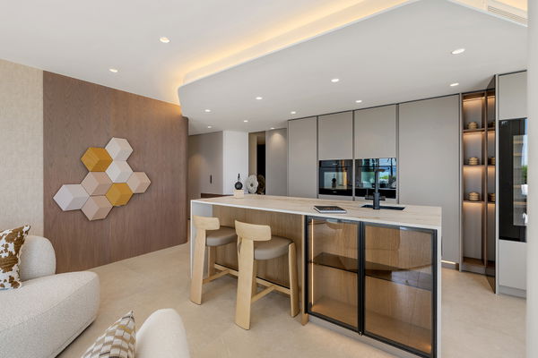 Refined beachfront living in Alcazaba Beach, Estepona