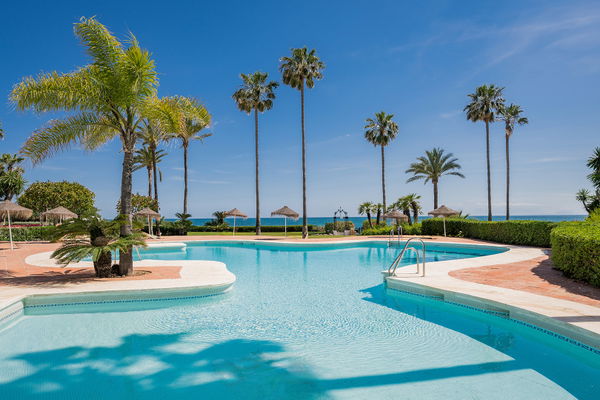 Refined beachfront living in Alcazaba Beach, Estepona