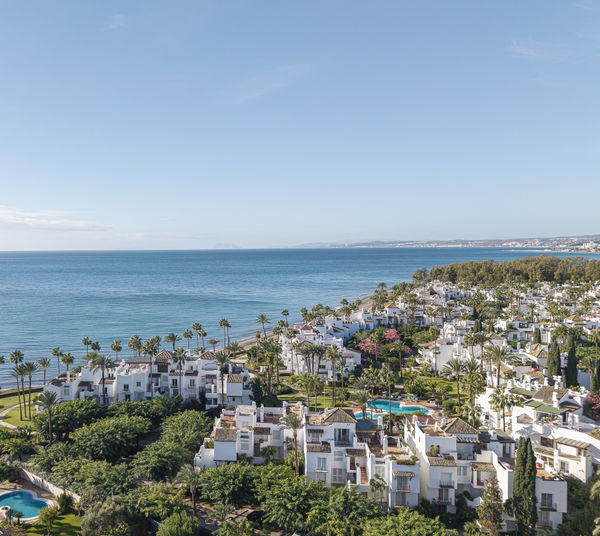 Refined beachfront living in Alcazaba Beach, Estepona