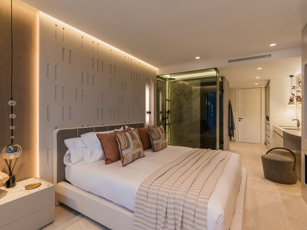 Refined beachfront living in Alcazaba Beach, Estepona
