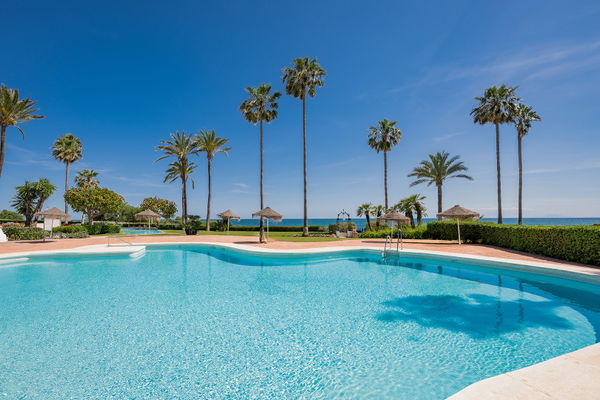 Refined beachfront living in Alcazaba Beach, Estepona