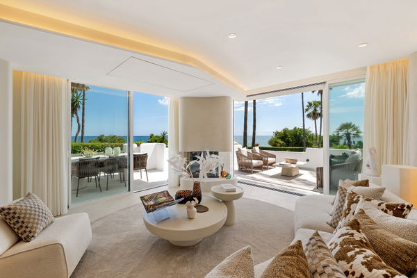Refined beachfront living in Alcazaba Beach, Estepona