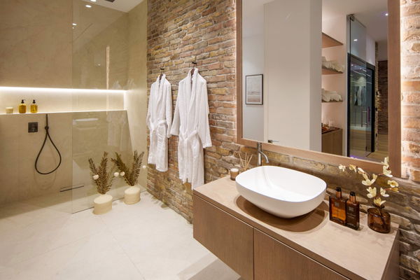 Luxury living surrounded by golf and mountain scenery in Nueva Andalucía, Marbella
