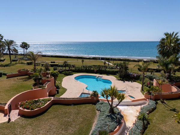 A beachfront penthouse designed around privacy and mediterranean living in La Morera, Marbella East