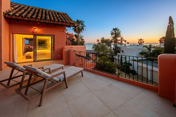 A beachfront penthouse designed around privacy and mediterranean living in La Morera, Marbella East