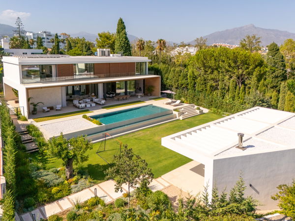 A remarkable modern residence in the prestigious enclave of Guadalmina Alta, Marbella