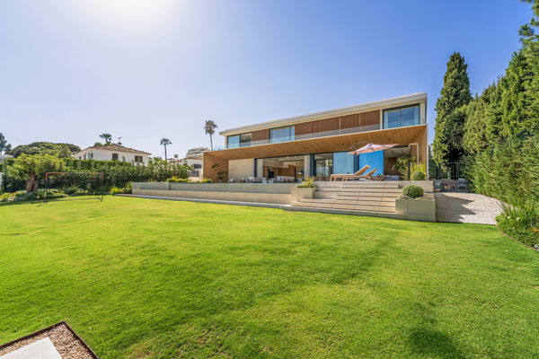 A remarkable modern residence in the prestigious enclave of Guadalmina Alta, Marbella