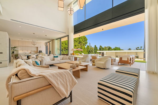 A remarkable modern residence in the prestigious enclave of Guadalmina Alta, Marbella