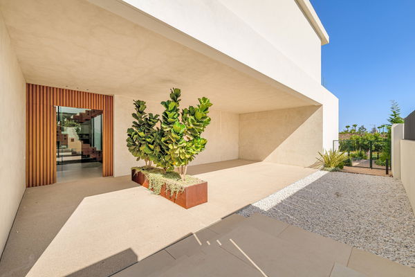 A remarkable modern residence in the prestigious enclave of Guadalmina Alta, Marbella