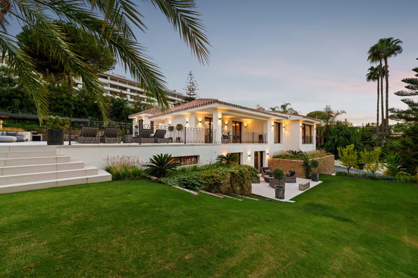 Espectacular villa frontline golf in las Brisas, Nueva Andalucia, Marbella