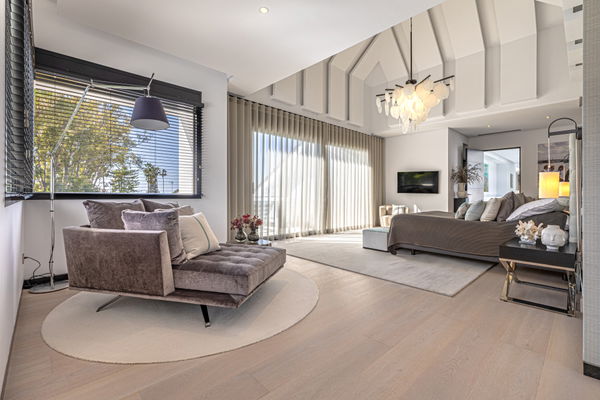 Contemporary luxury villa with expansive plot and refined Mediterranean living in Guadalmina Baja, Marbella