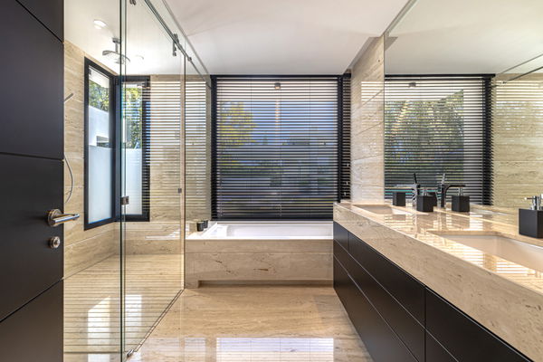 Contemporary luxury villa with expansive plot and refined Mediterranean living in Guadalmina Baja, Marbella