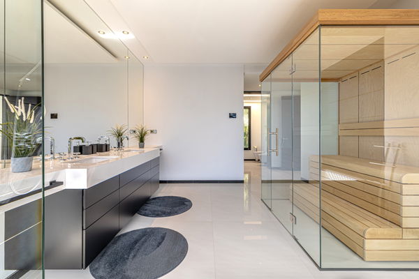 Contemporary luxury villa with expansive plot and refined Mediterranean living in Guadalmina Baja, Marbella