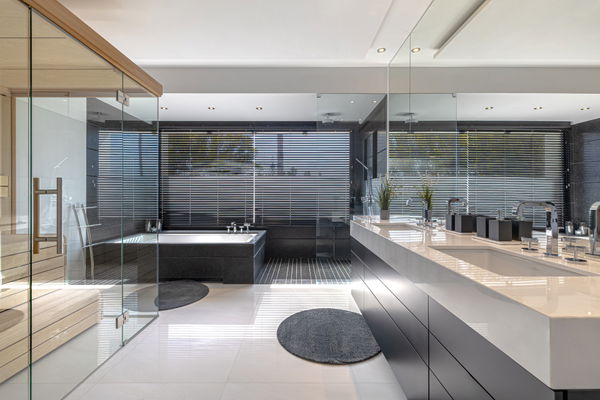 Contemporary luxury villa with expansive plot and refined Mediterranean living in Guadalmina Baja, Marbella