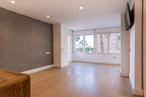 Modern apartment in the heart of Malaga city just one step away to the beach, La malagueta, Málaga