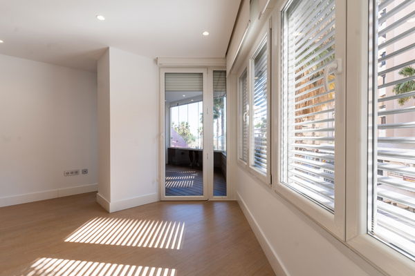 Modern apartment in the heart of Malaga city just one step away to the beach, La malagueta, Málaga