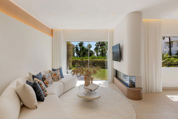 Beachfront contemporary apartment with refined Mediterranean living in Estepona, New Golden Mile