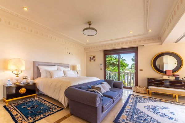 Beachside villa in Los Monteros Playa, Marbella