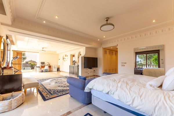 Beachside villa in Los Monteros Playa, Marbella