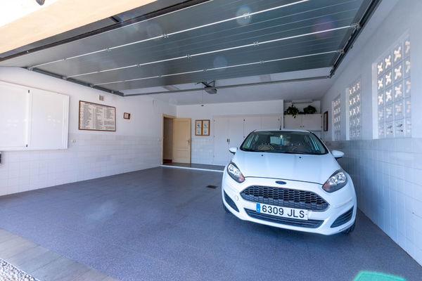 Beachside villa in Los Monteros Playa, Marbella