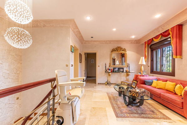 Beachside villa in Los Monteros Playa, Marbella