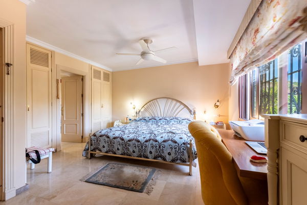 Beachside villa in Los Monteros Playa, Marbella