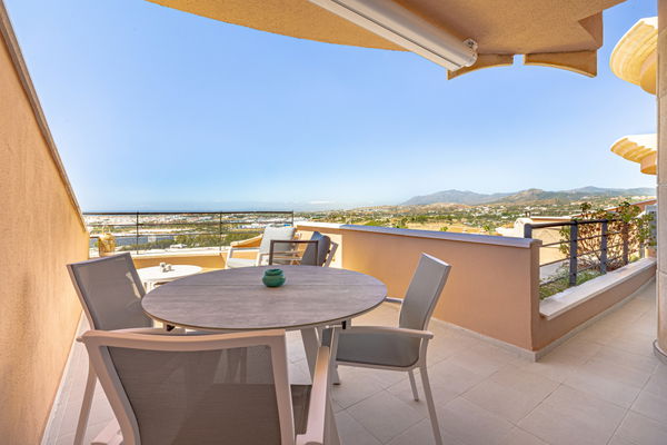 A Magna Marbella gem: two-bedroom apartment fully licensed with two parking and two storage rooms, Marbella