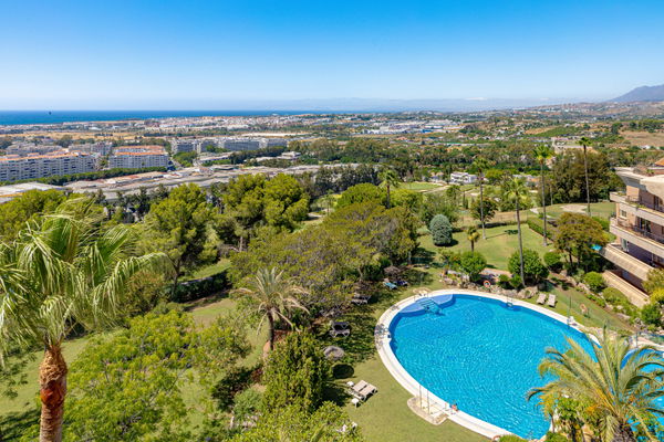 A Magna Marbella gem: two-bedroom apartment fully licensed with two parking and two storage rooms, Marbella