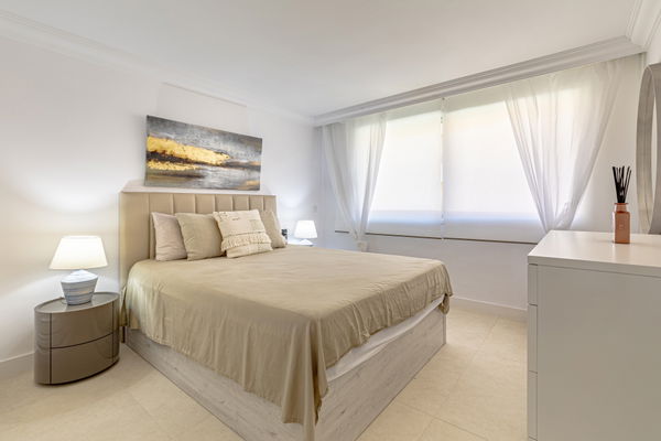 A Magna Marbella gem: two-bedroom apartment fully licensed with two parking and two storage rooms, Marbella