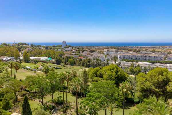 A Magna Marbella gem: two-bedroom apartment fully licensed with two parking and two storage rooms, Marbella