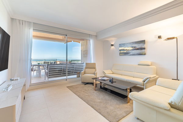 A Magna Marbella gem: two-bedroom apartment fully licensed with two parking and two storage rooms, Marbella