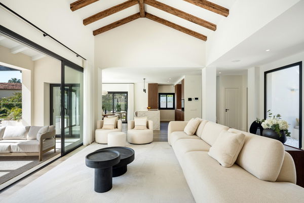 Sophisticated Mediterranean residence in a peaceful beachside setting in Cortijo Blanco, San Pedro de Alcántara