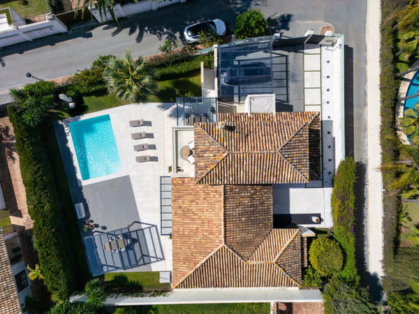 Sophisticated Mediterranean residence in a peaceful beachside setting in Cortijo Blanco, San Pedro de Alcántara