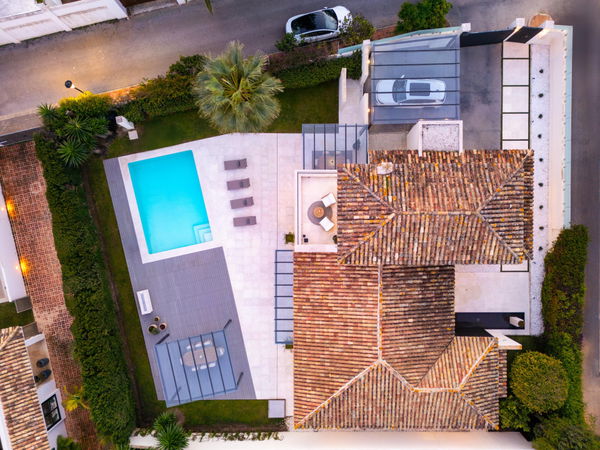 Sophisticated Mediterranean residence in a peaceful beachside setting in Cortijo Blanco, San Pedro de Alcántara