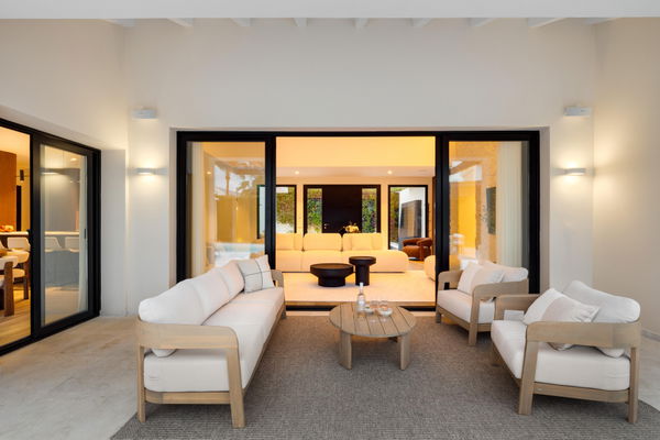Sophisticated Mediterranean residence in a peaceful beachside setting in Cortijo Blanco, San Pedro de Alcántara