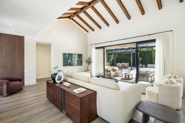 Sophisticated Mediterranean residence in a peaceful beachside setting in Cortijo Blanco, San Pedro de Alcántara