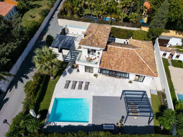 Sophisticated Mediterranean residence in a peaceful beachside setting in Cortijo Blanco, San Pedro de Alcántara