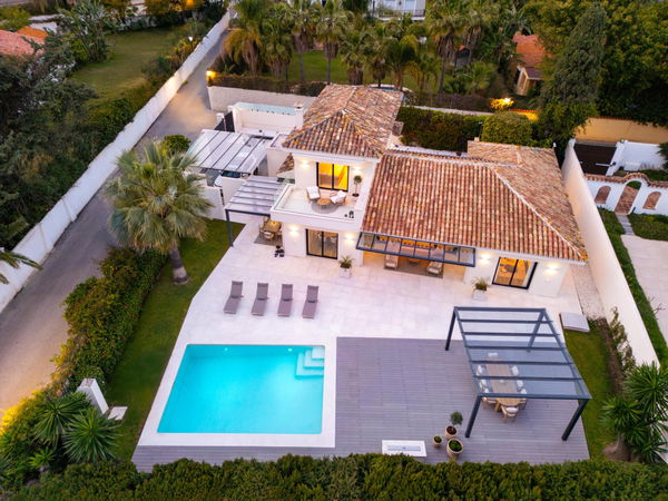 Sophisticated Mediterranean residence in a peaceful beachside setting in Cortijo Blanco, San Pedro de Alcántara