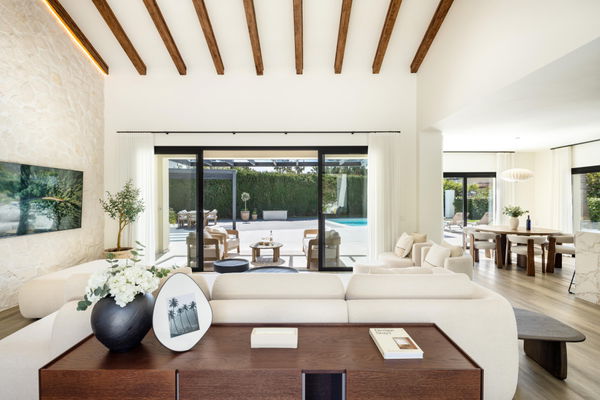 Sophisticated Mediterranean residence in a peaceful beachside setting in Cortijo Blanco, San Pedro de Alcántara