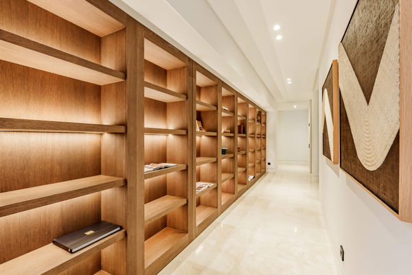 Prestigious hillside residence with panoramic sea and mountain views in La Quinta, Benahavis